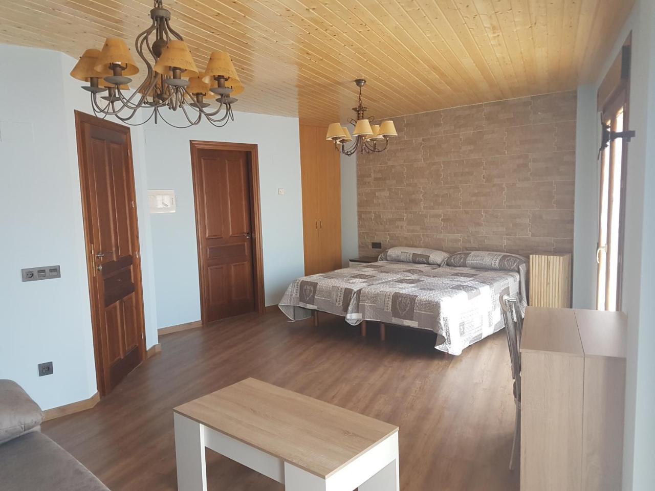 Hostal Los Esquiladores Anento Екстериор снимка